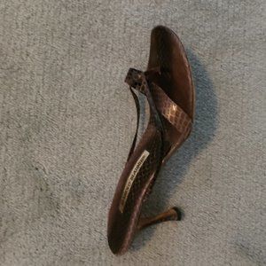 Manolo Blahnik vintage brown women's 6.5 thong kitten heel sandals in python